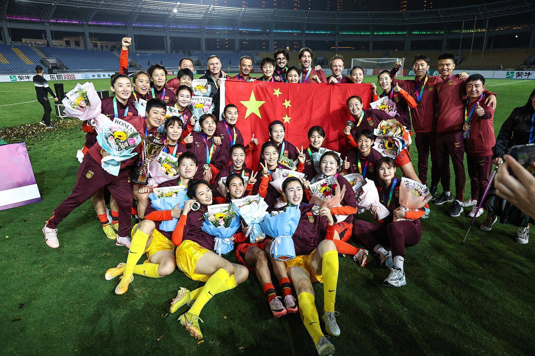 国际女足赛火爆上演惊险一幕,全队团结奋战取胜的简单介绍 国际女足赛火爆上演惊险一幕,全队团结奋战取胜的简单介绍