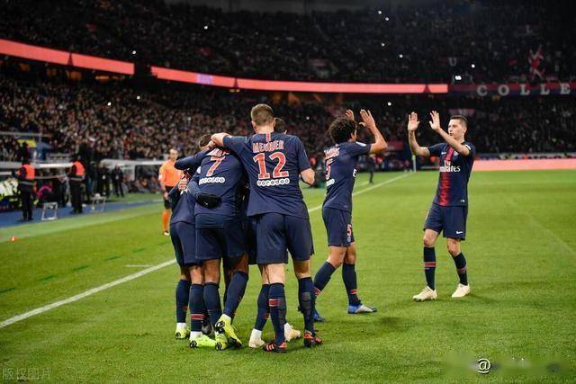 巴黎圣日耳曼实现惊天逆转引发球迷狂热的简单介绍