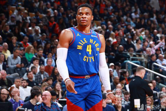 威斯特布鲁克在全球比赛中实现个人突破 威斯特布鲁克在全球比赛中实现个人突破