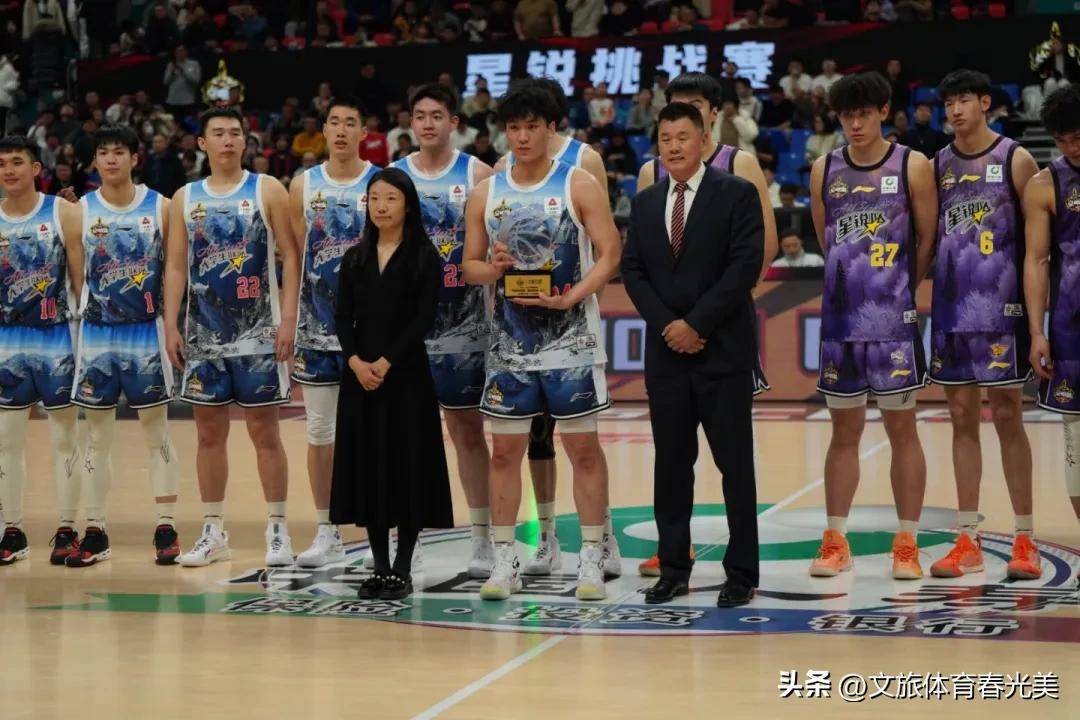 体育明星在全明星周末展示出色表现,赢得球迷喝彩的简单介绍 体育明星在全明星周末展示出色表现,赢得球迷喝彩的简单介绍