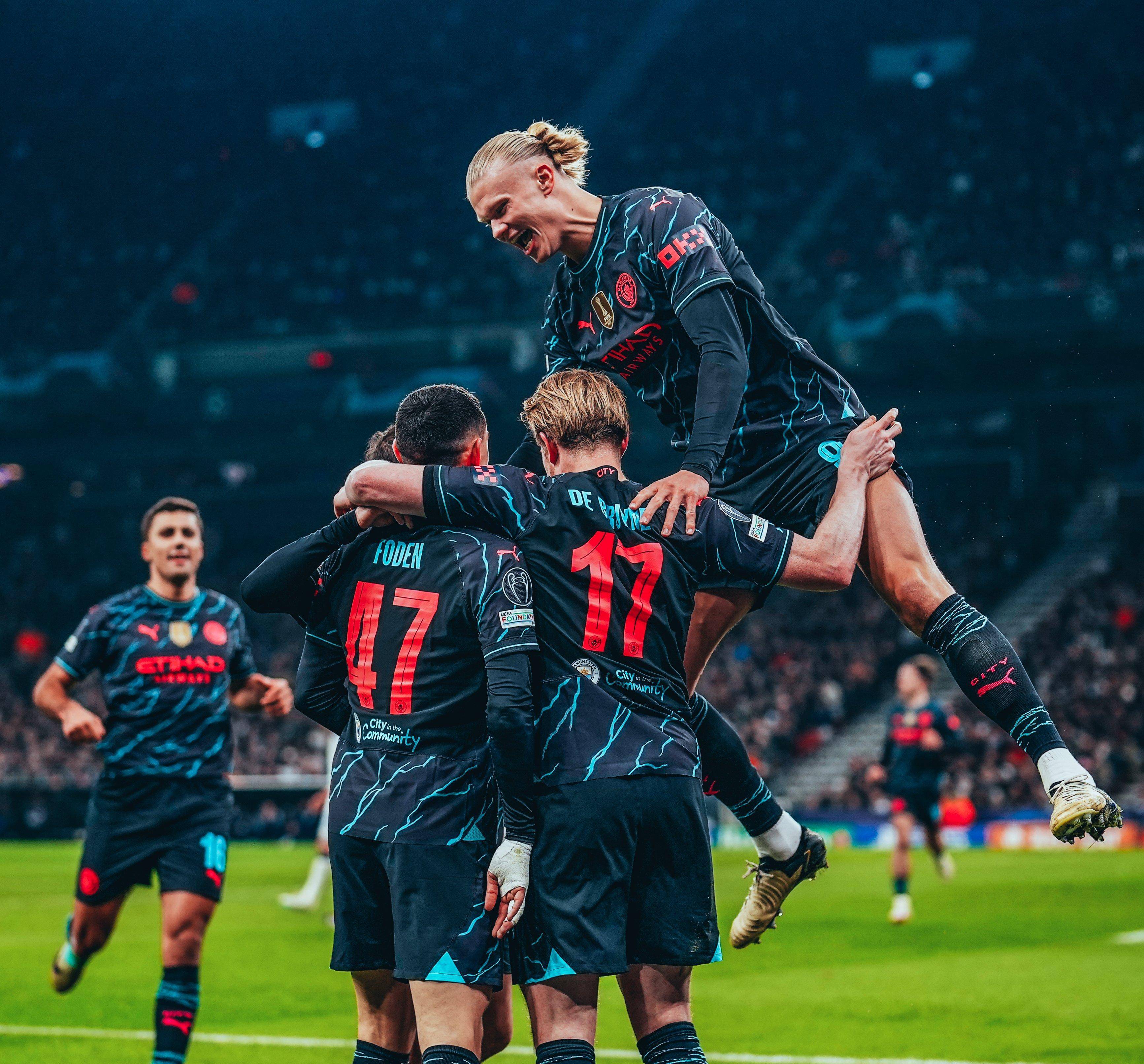 包含曼城横扫对手,稳坐欧冠资格赛区榜首!的词条 包含曼城横扫对手,稳坐欧冠资格赛区榜首!的词条