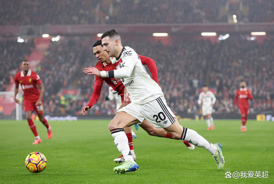 开云体育-曼联主场球迷禁赛，遭遇情绪困扰