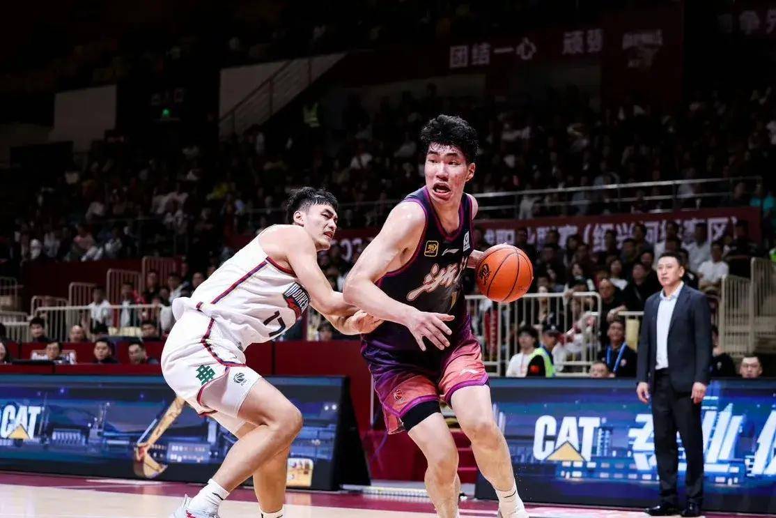 关于福建男篮主场大胜青岛队,士气高涨的信息 关于福建男篮主场大胜青岛队,士气高涨的信息