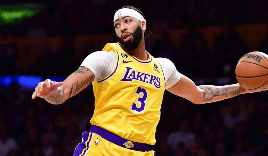 湖人队球员全面发挥,打破弱势 湖人队球员全面发挥,打破弱势