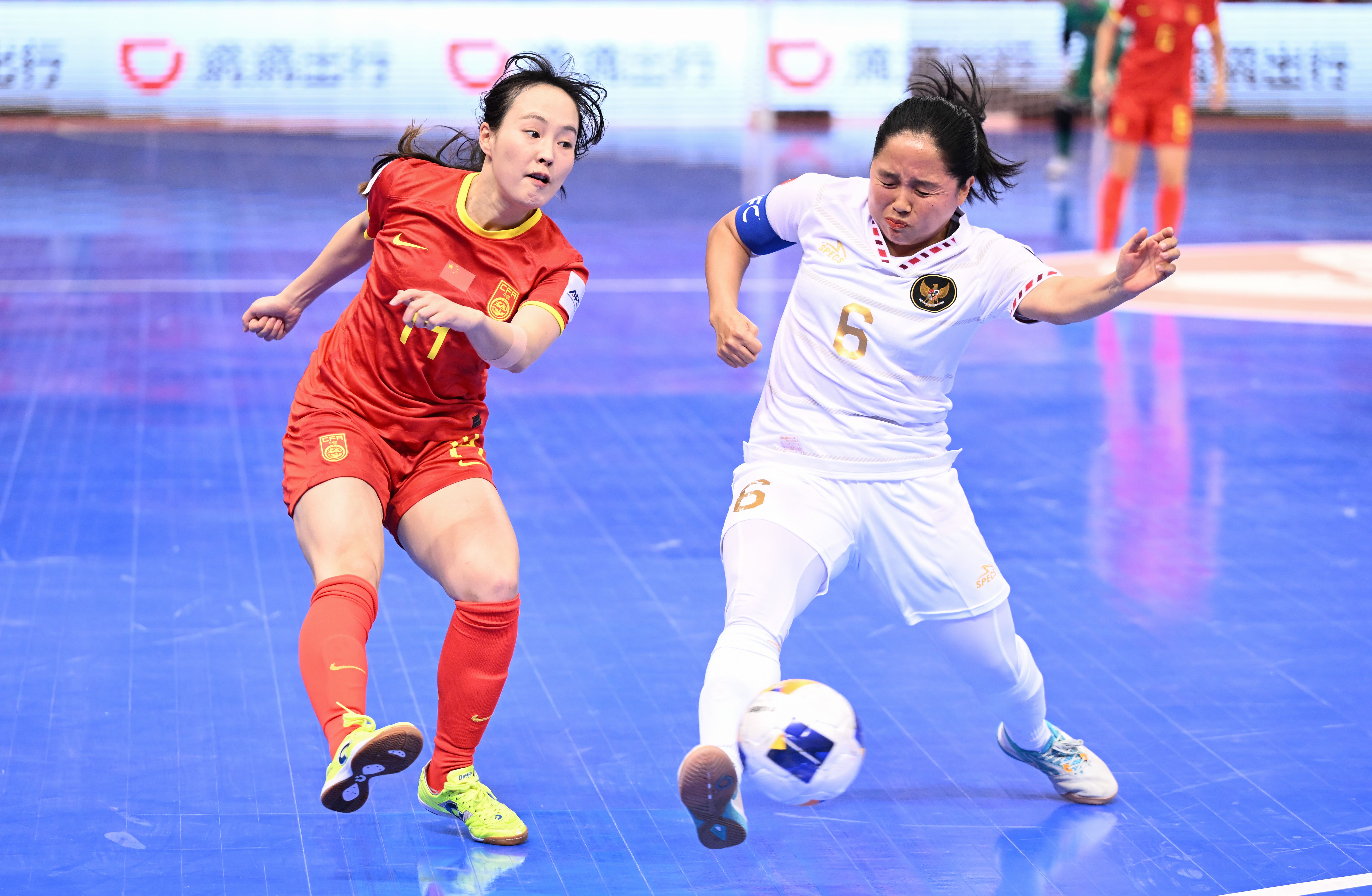 开云下载-包含女子足球职业联赛接连开展空前盛况的词条