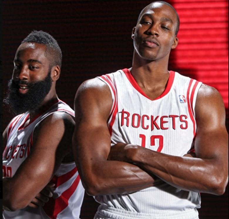 开云体育在线-骑士火箭相遇，詹姆斯微笑迎战霍华德