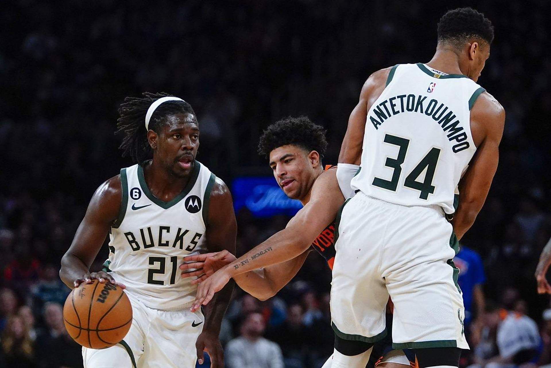 开云体育官网-雄鹿主帅训话球员团结一心，争取胜利的简单介绍