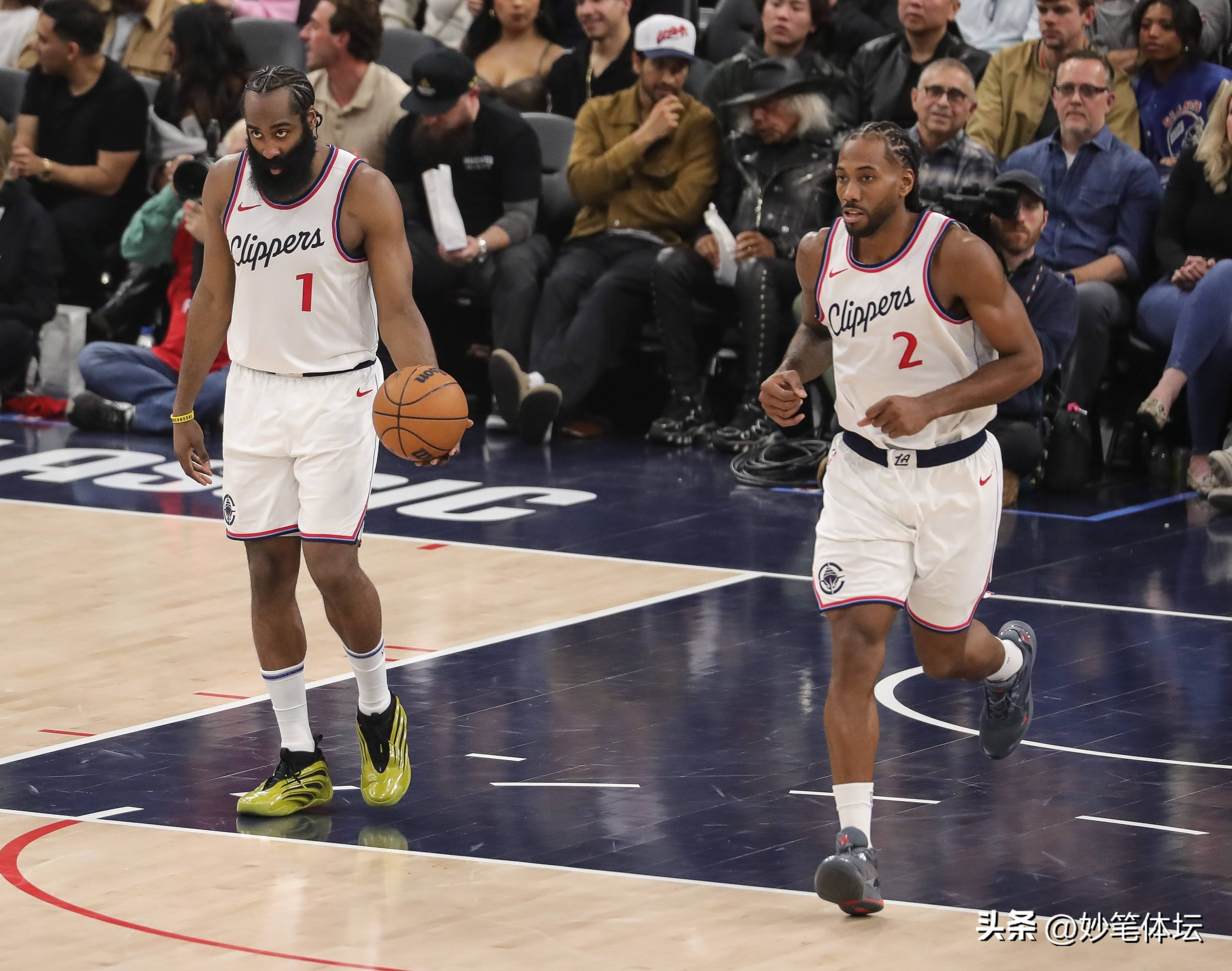 开云体育-快船惊险胜魔术，莱昂纳德致胜关键球