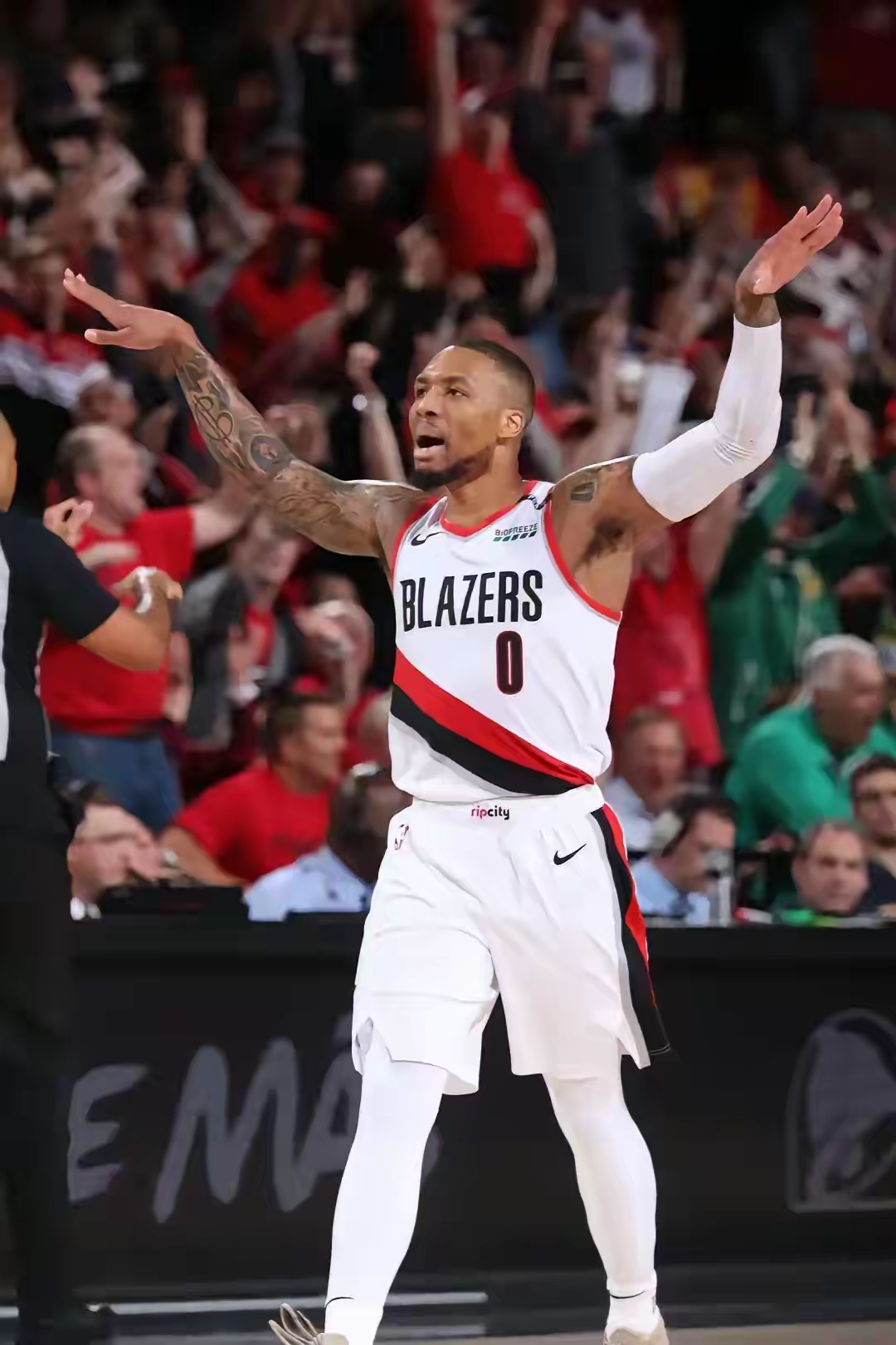 开拓者再胜鹈鹕,利拉德砍25分 开拓者再胜鹈鹕,利拉德砍25分