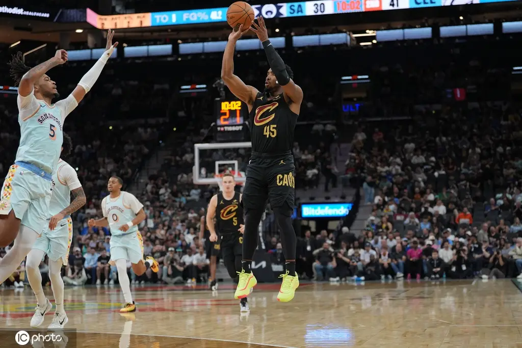 关于凯尔特人绝杀巴西男篮,布克一己之力扛起全队的信息 关于凯尔特人绝杀巴西男篮,布克一己之力扛起全队的信息