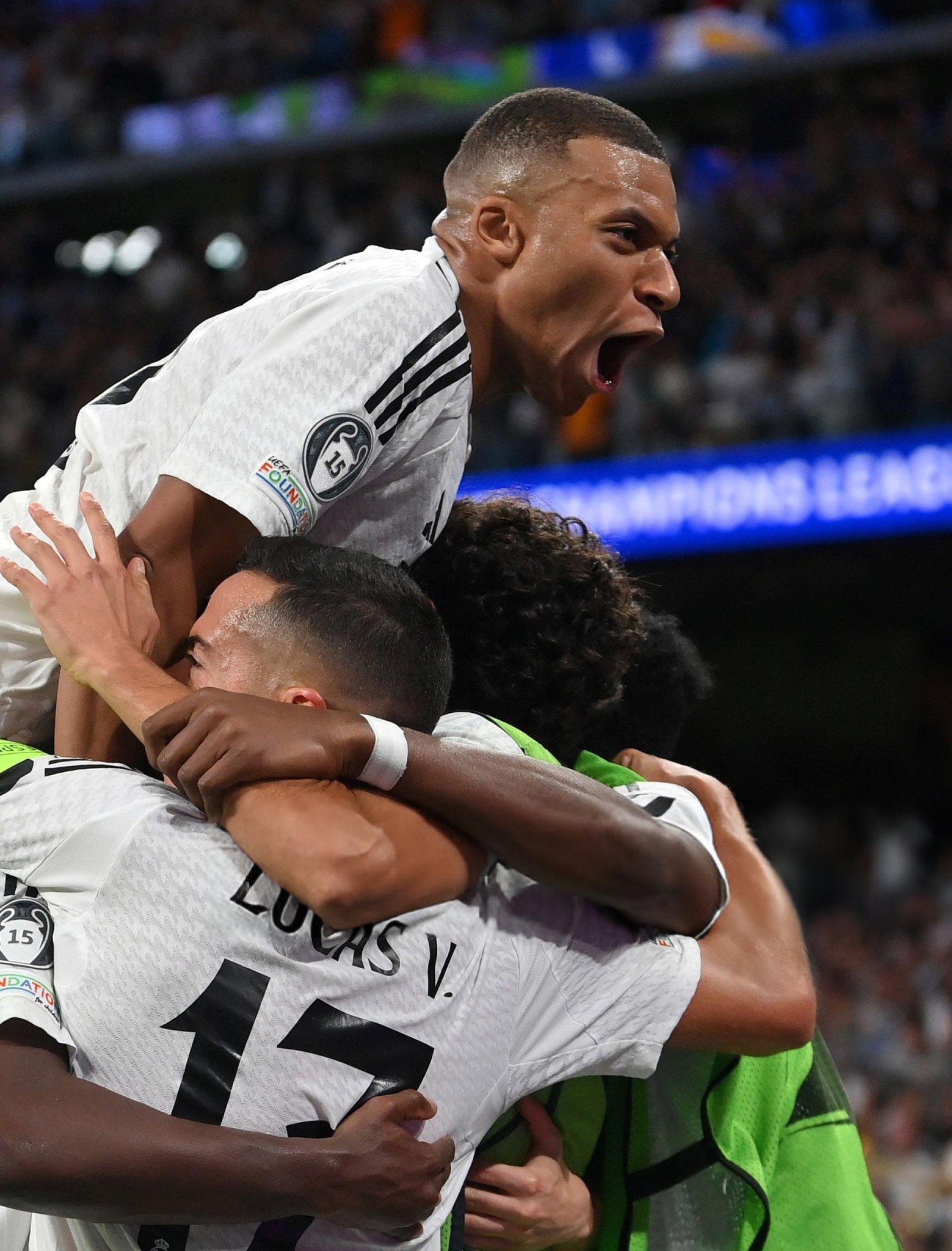 美国险胜多特蒙德,蒂亚戈统治全场 美国险胜多特蒙德,蒂亚戈统治全场