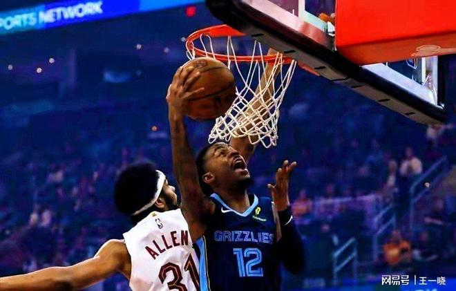 开云体育登录-骑士逆转勇士,莫兰特点燃赛场