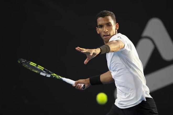 ATP总决赛鏖战美网,西西帕斯关键制胜 ATP总决赛鏖战美网,西西帕斯关键制胜