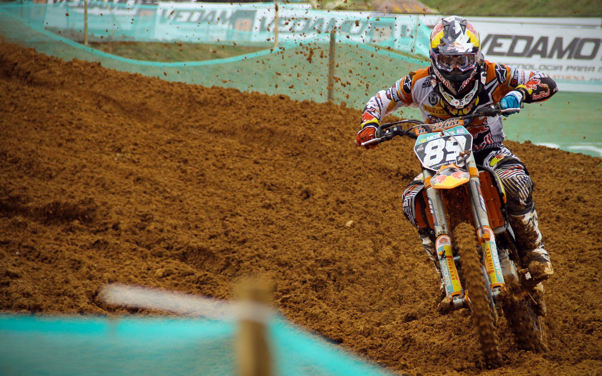 开云体育APP下载-欧冠决赛之夜，布克一手掌控比赛走势的王者传奇