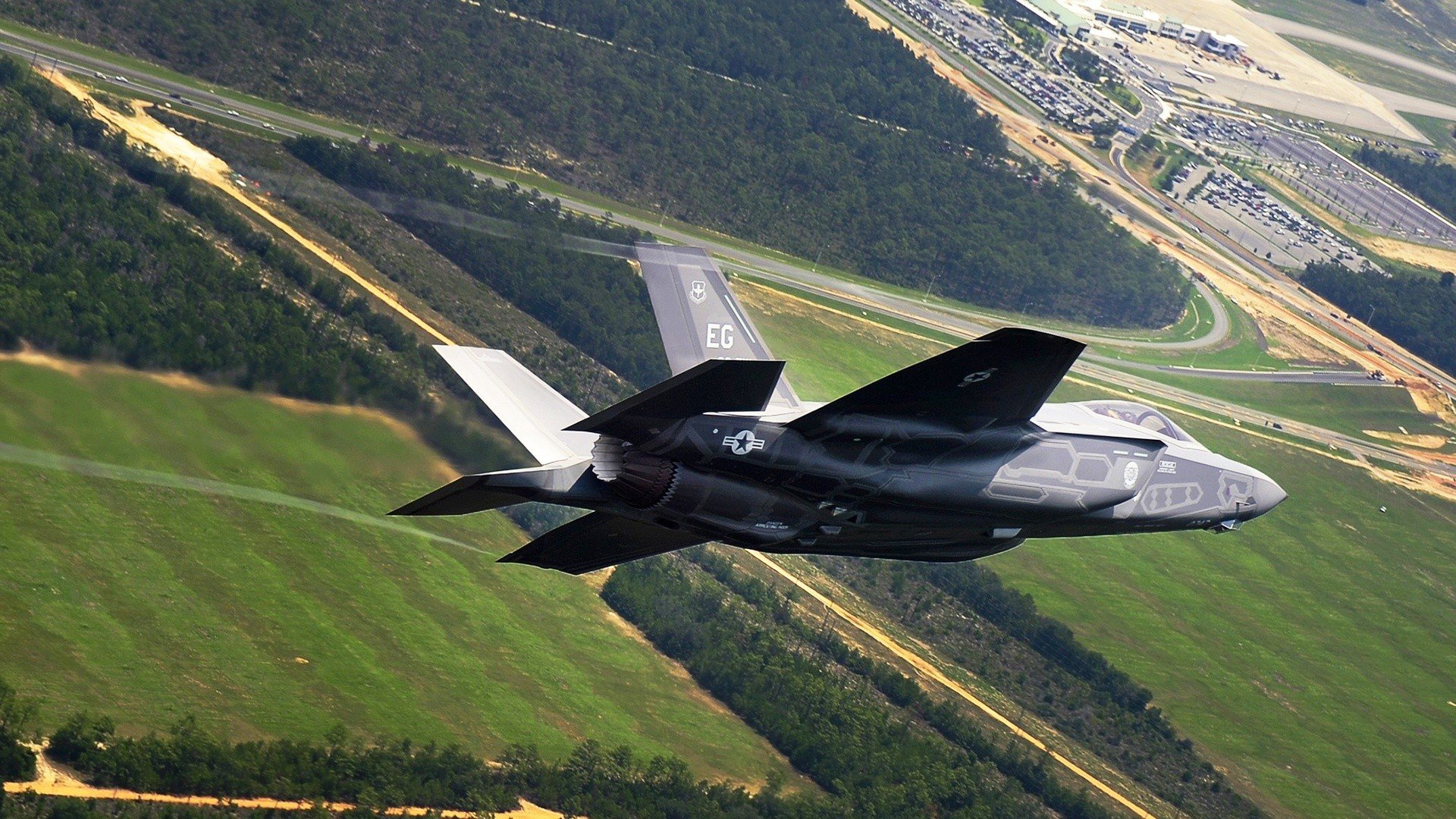 巨星之光与团队风暴,当苏亚雷斯咆哮,阿尔及利亚掀翻旧秩序