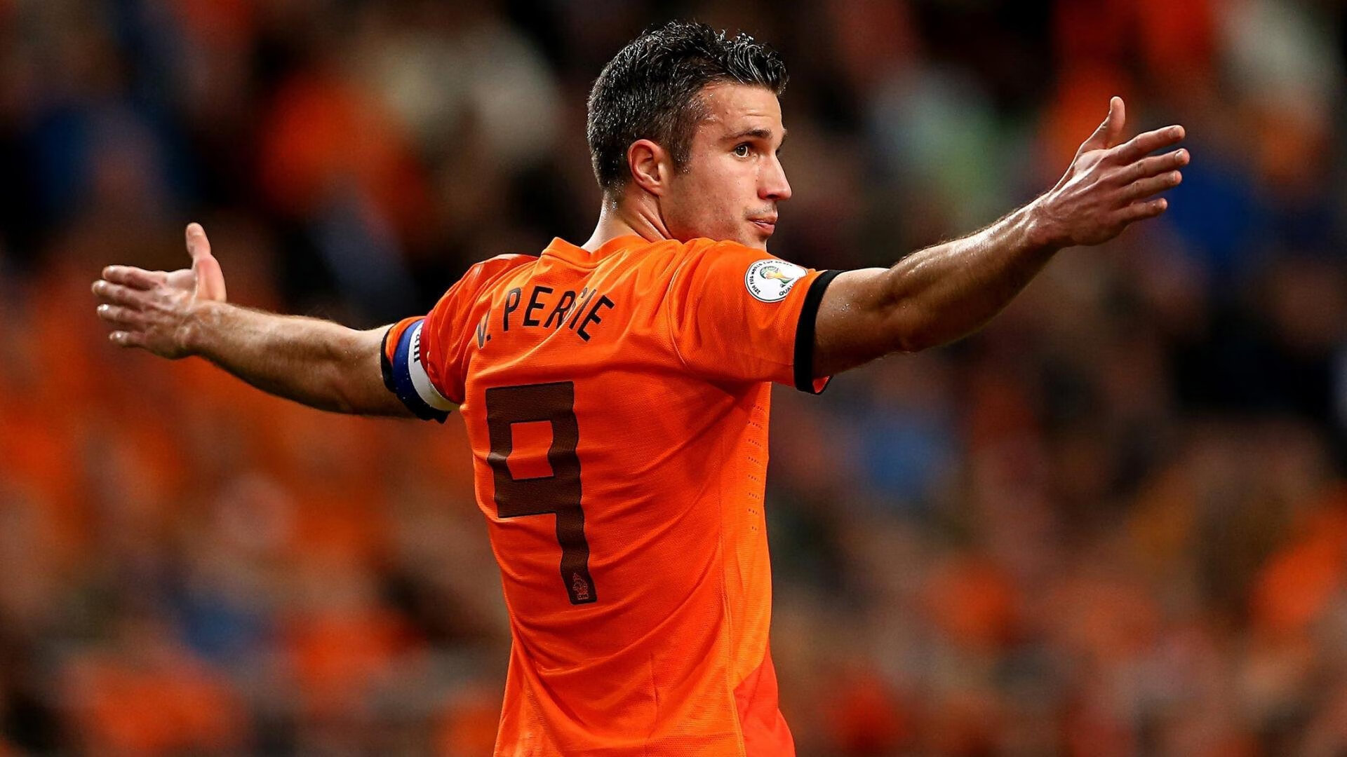 开云体育入口-夜幕下的街道狂想曲，拉梅洛如何主宰F1夜赛走向