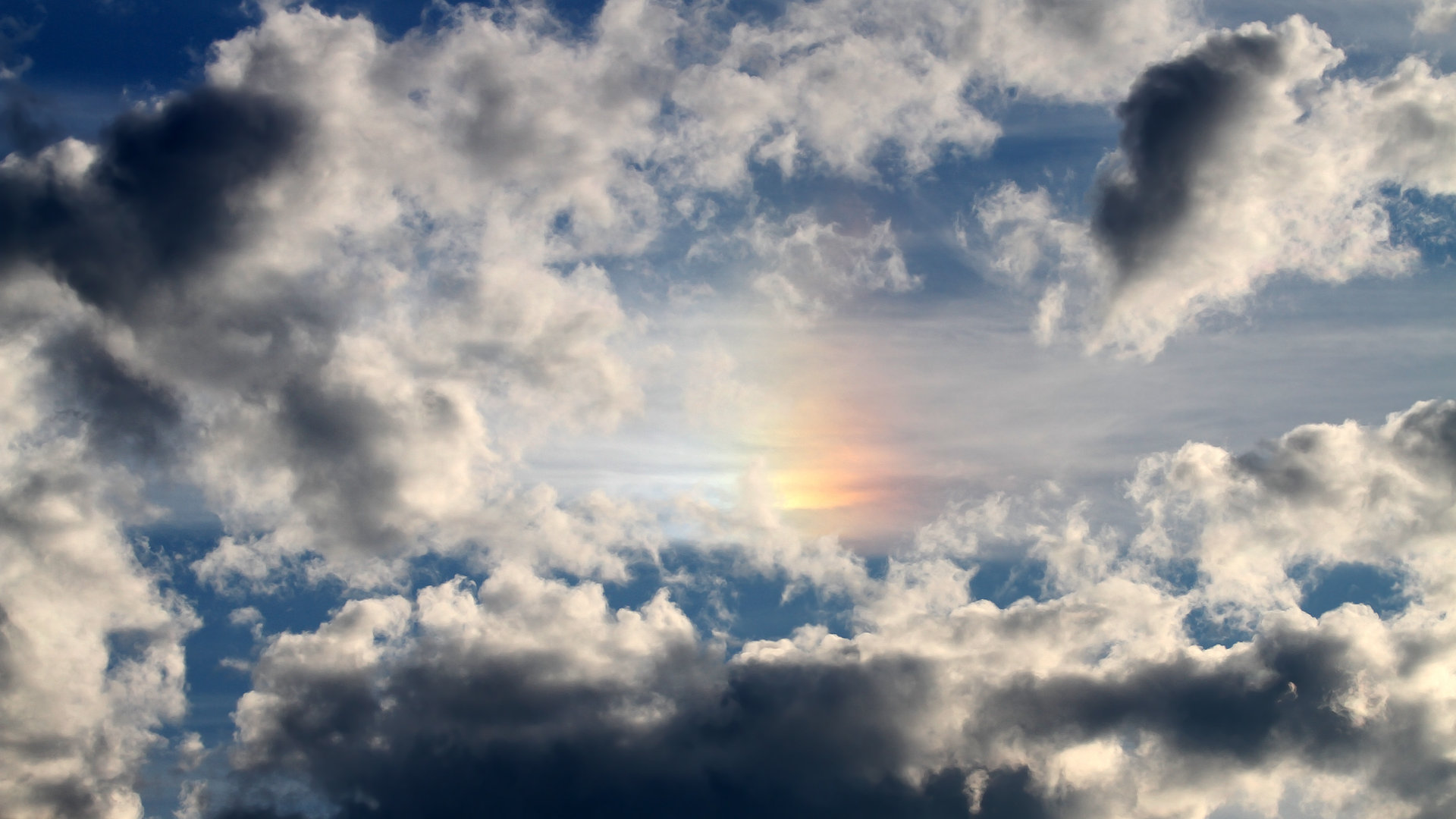 夜幕下的街道狂想曲，拉梅洛如何主宰F1夜赛走向