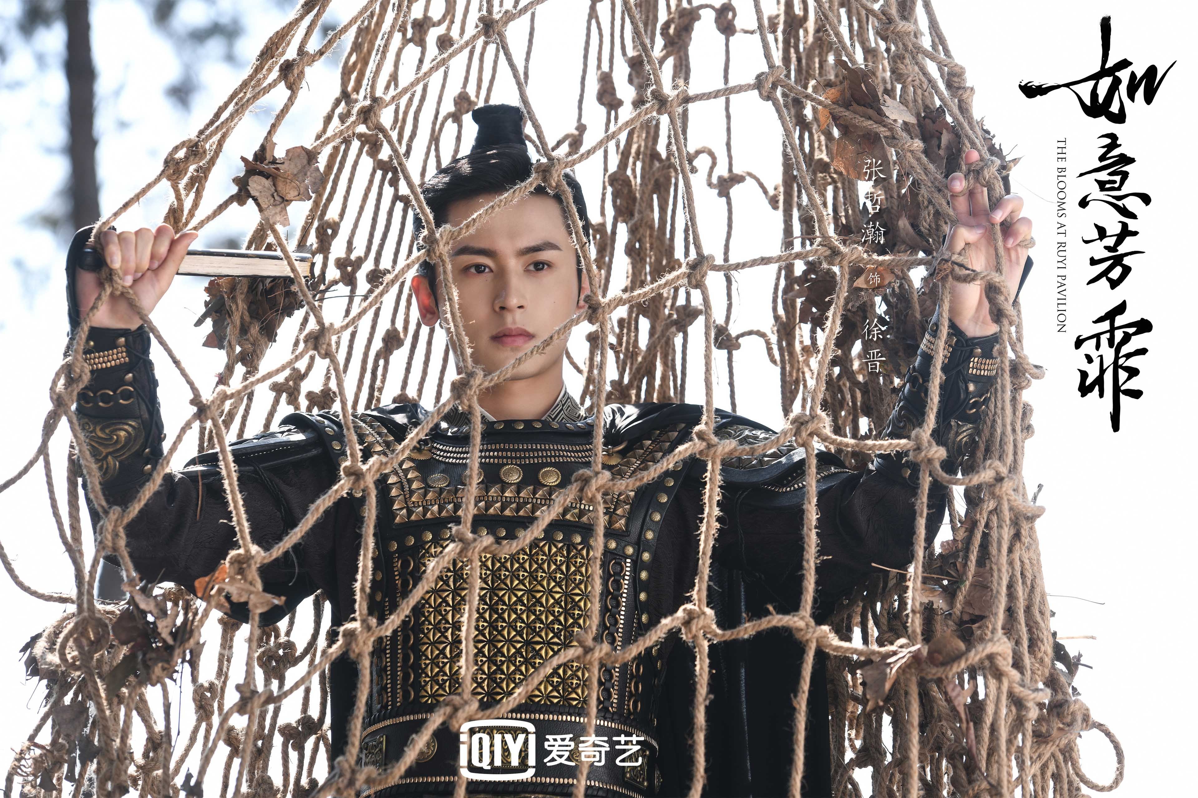 坎特一鸣惊人，荷兰智利焦点对决，中场磐石自证光芒