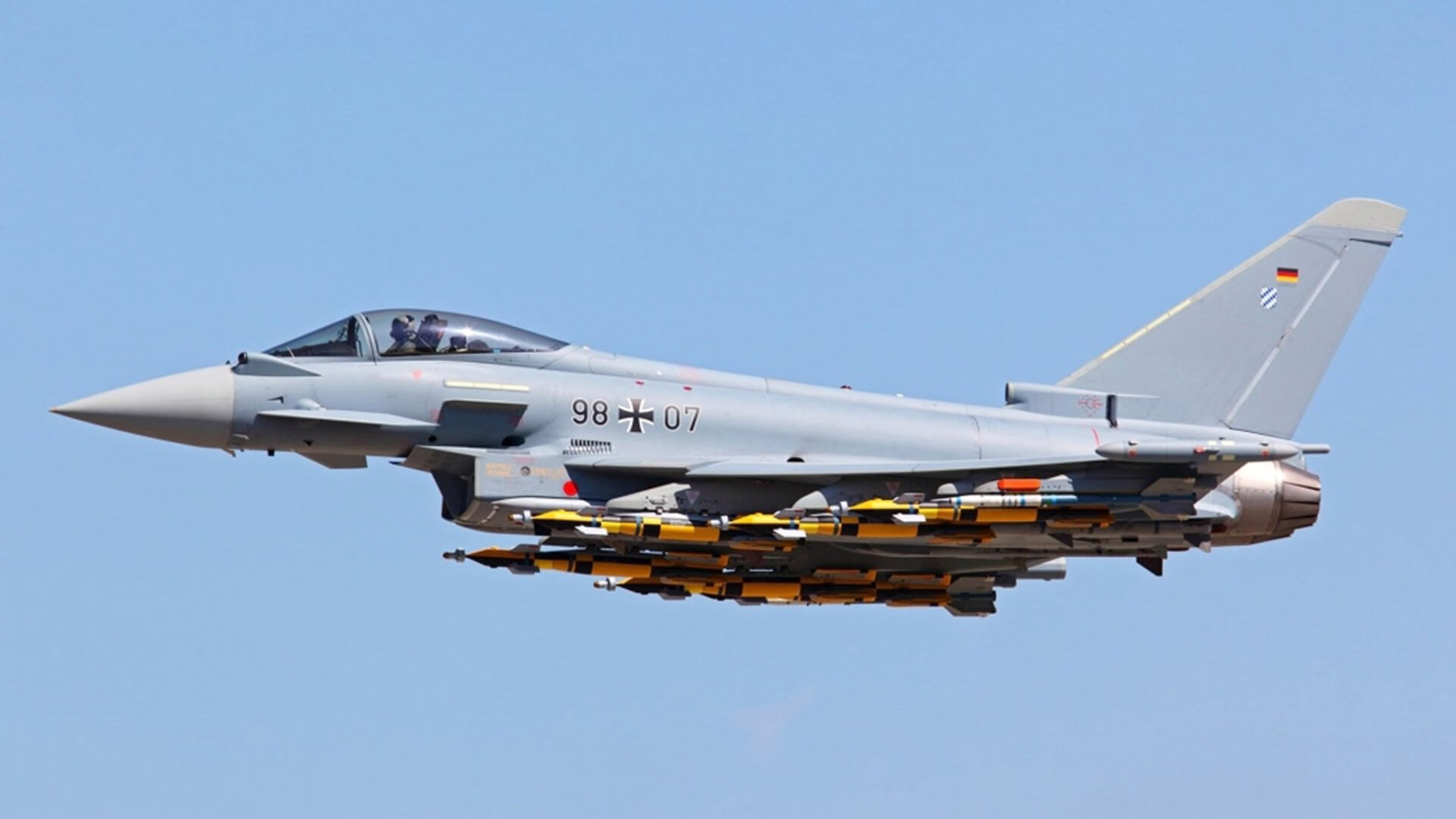 开云体育APP下载-撕裂防守的鹰爪，爱德华兹一球定乾坤，老鹰击溃魔术的致命密码