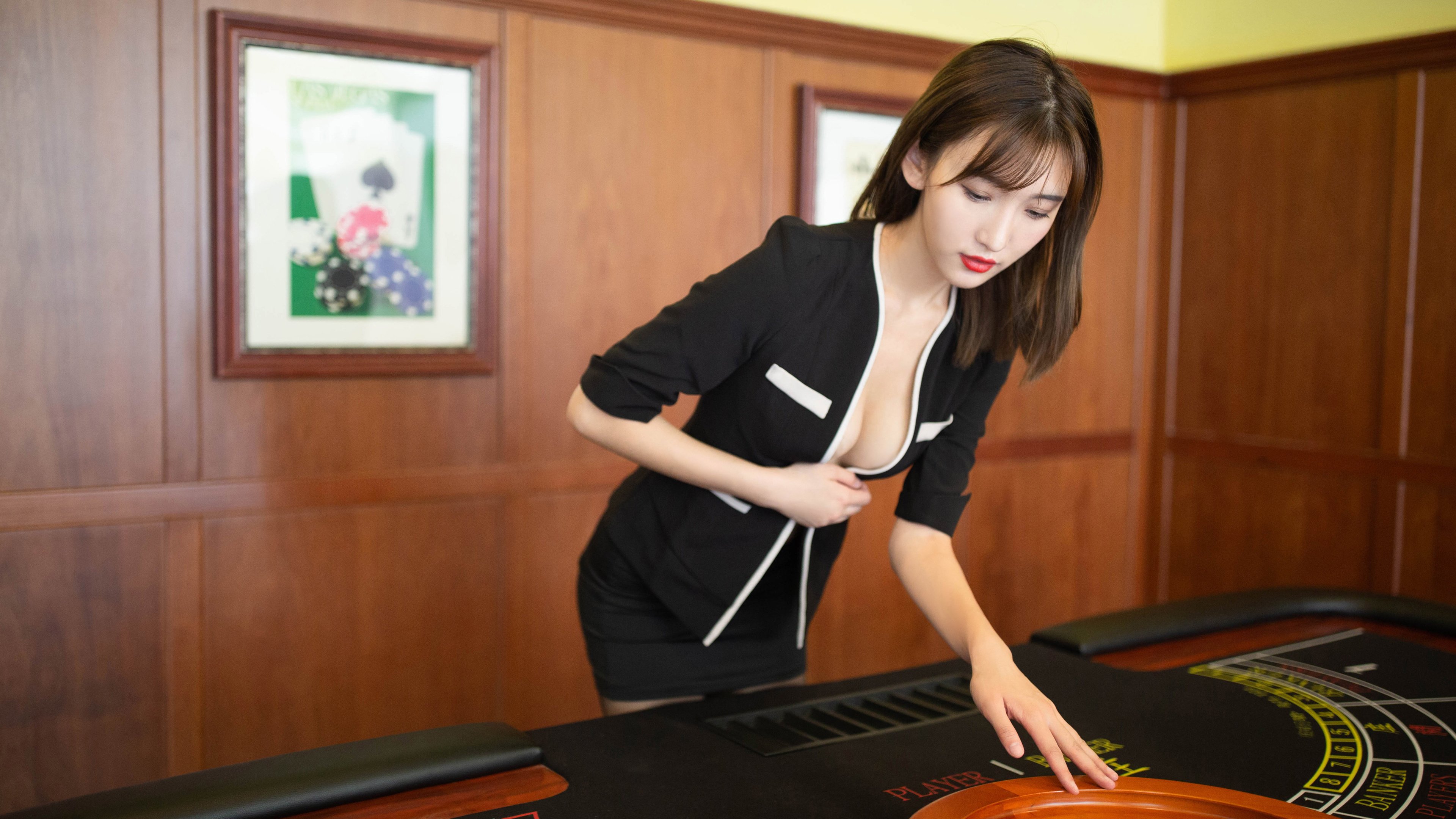 开云体育-绿茵场外的对决，2026世界杯聚光灯下，马刺与步行者的另类鏖战