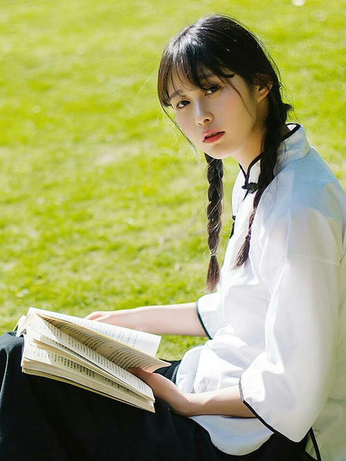 开云体育官方网站-冰与火之歌，库里狂暴三分雨与湖人铁血防守背后的篮球真谛