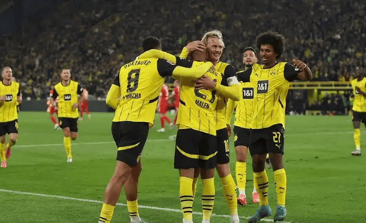 西甲国家德比焦点战，乌拉圭火力压制丹麦